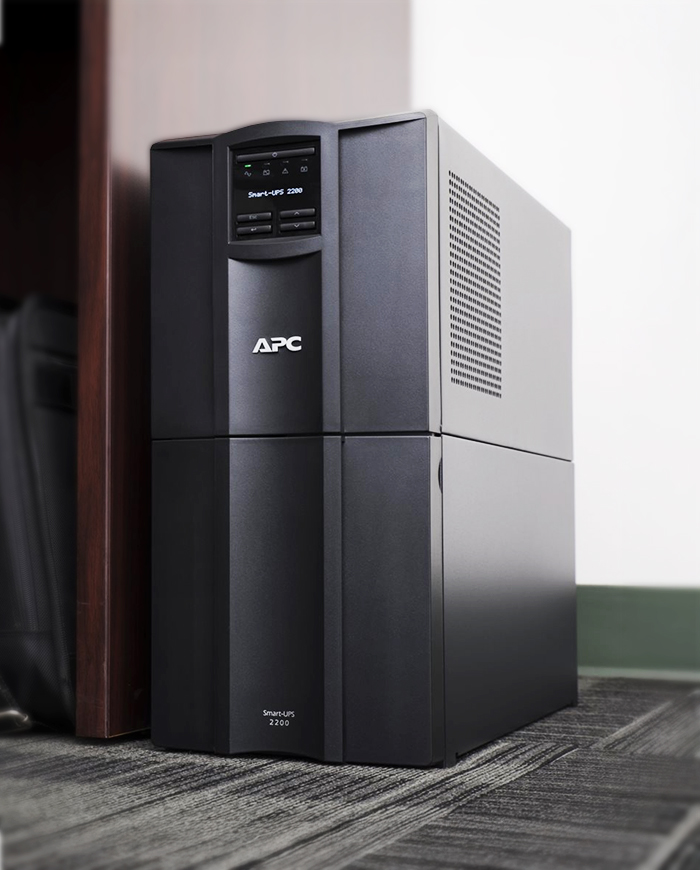 APC Smart-UPS, 2200VA (SMT2200C)
